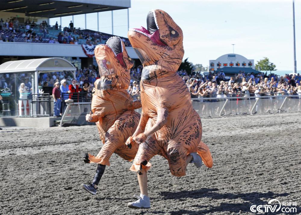 美国举行霸王龙赛跑
