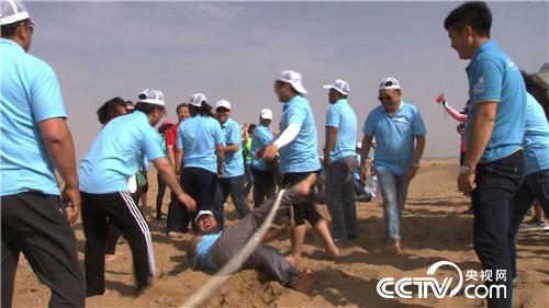 赤脚踏平&ldquo;火焰山&rdquo;　沙中掘出亿万财