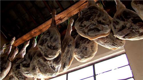 三年等一回 一根猪腿2000多(2016.12.23 )