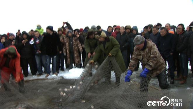 藏在冰面下十年的神秘财富