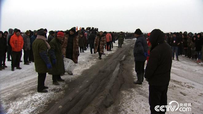 藏在冰面下十年的神秘财富