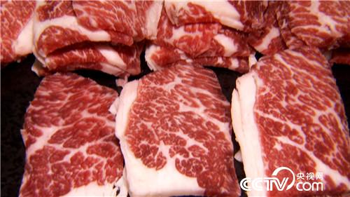 [致富经]戈壁生出四千万 养牛一头卖8万 凭啥 20180731