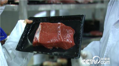 [致富经]戈壁生出四千万 养牛一头卖8万 凭啥 20180731