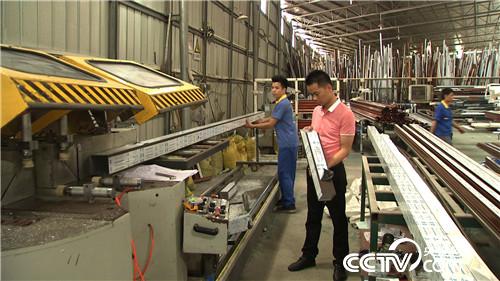 [致富经]28岁 用28万砸出亿万财富 20180809 