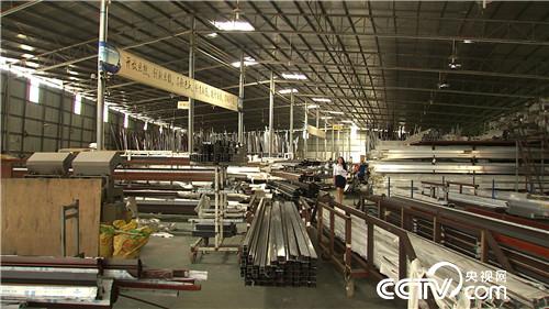 [致富经]28岁 用28万砸出亿万财富 20180809 