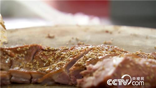 [致富经]神秘坛子为摆地摊小伙带来亿万财 20180910 