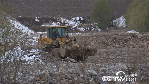 [致富经]两次三番斗荒滩 鹅卵石间赚大钱 20181227 