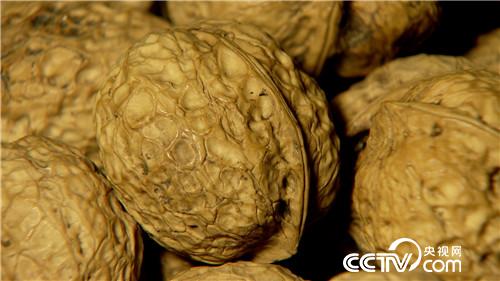 [致富经]大白胆 一把刀 一年砍出6000万 20190108