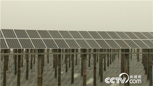 [致富经]巧借力 他让水上 水中 水底都赚钱 20190131 