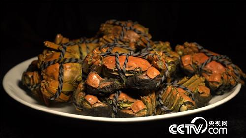 [致富经]巧借力 他让水上 水中 水底都赚钱 20190131 