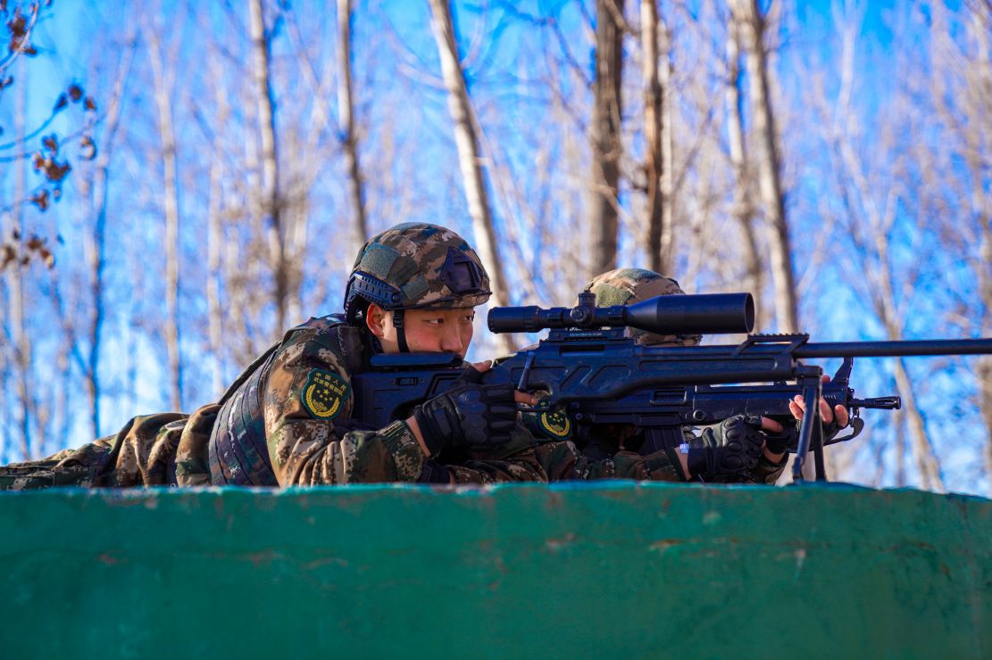 燃爆看武警侦察兵冬日专项训练锻造尖刀利刃