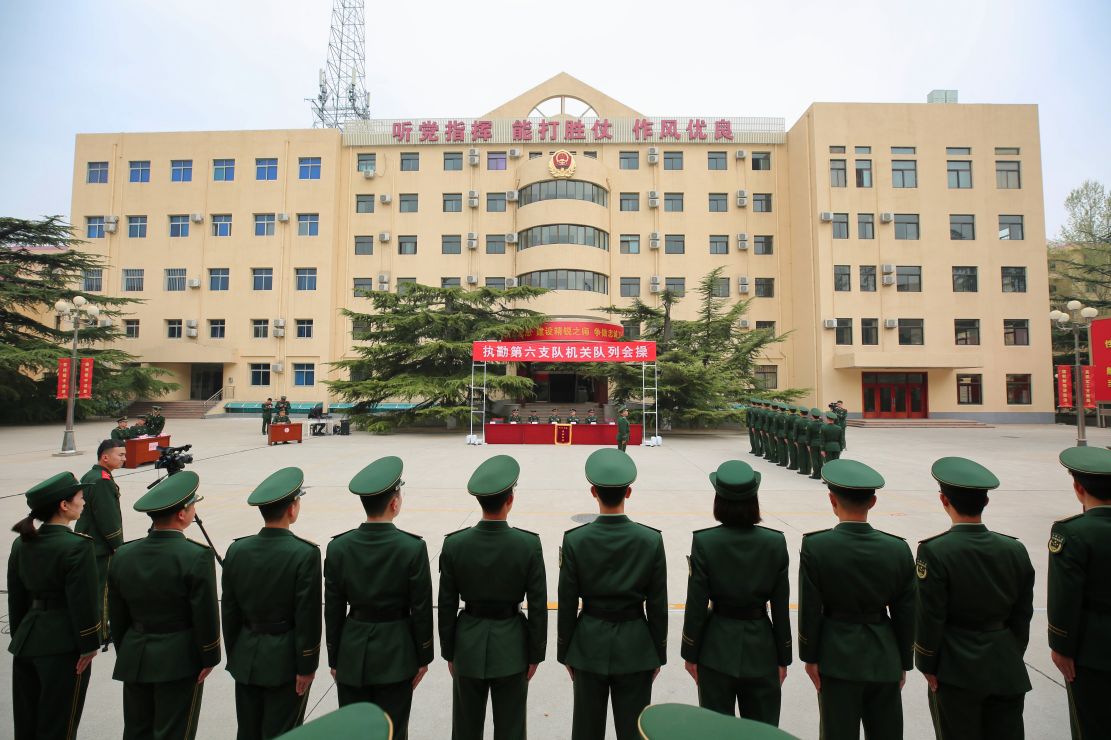 北京武警首长机关队列会操展风采