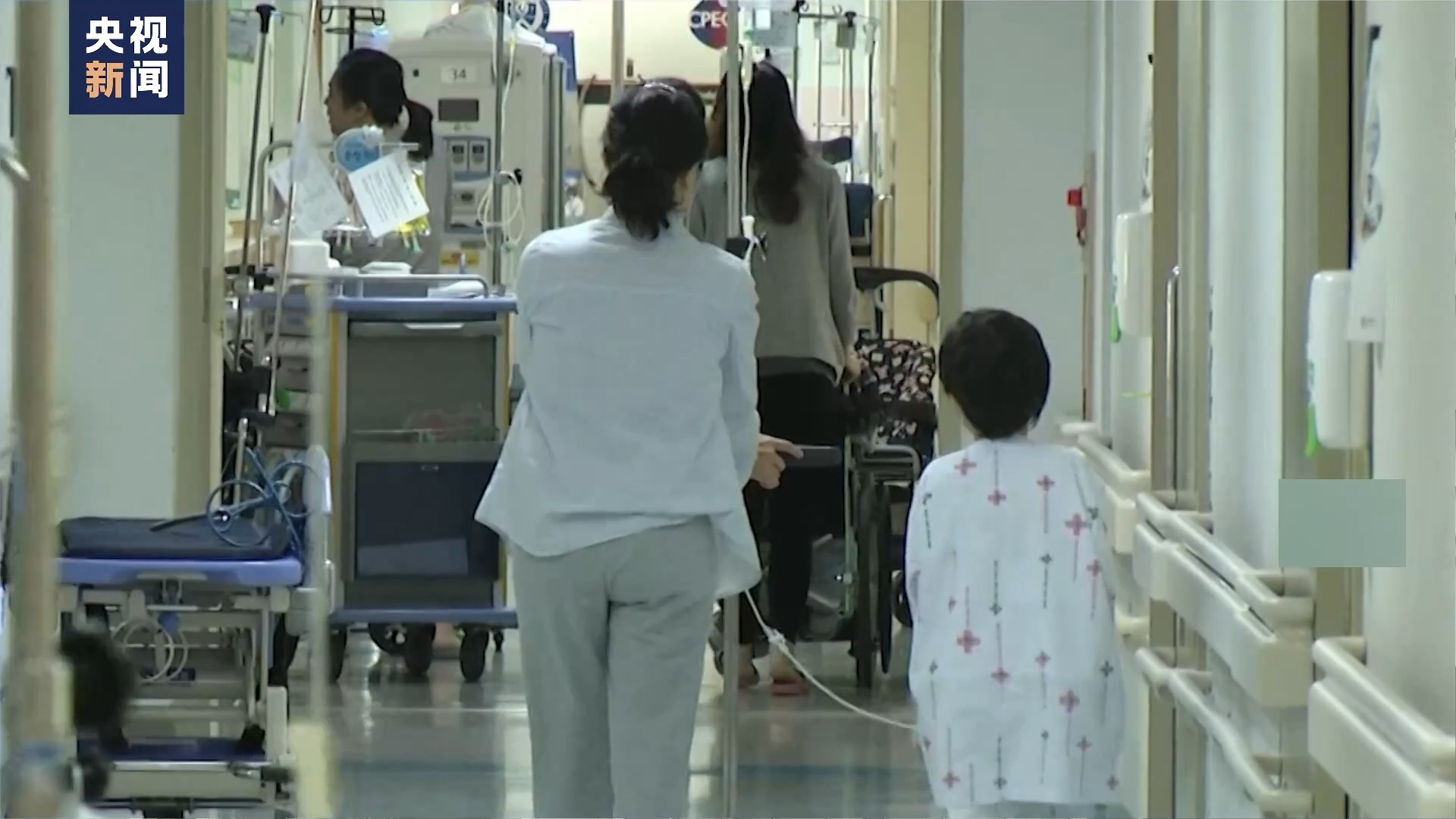 停诊期间,急救室和重症监护室依然照常运行,需要定期诊疗的重症