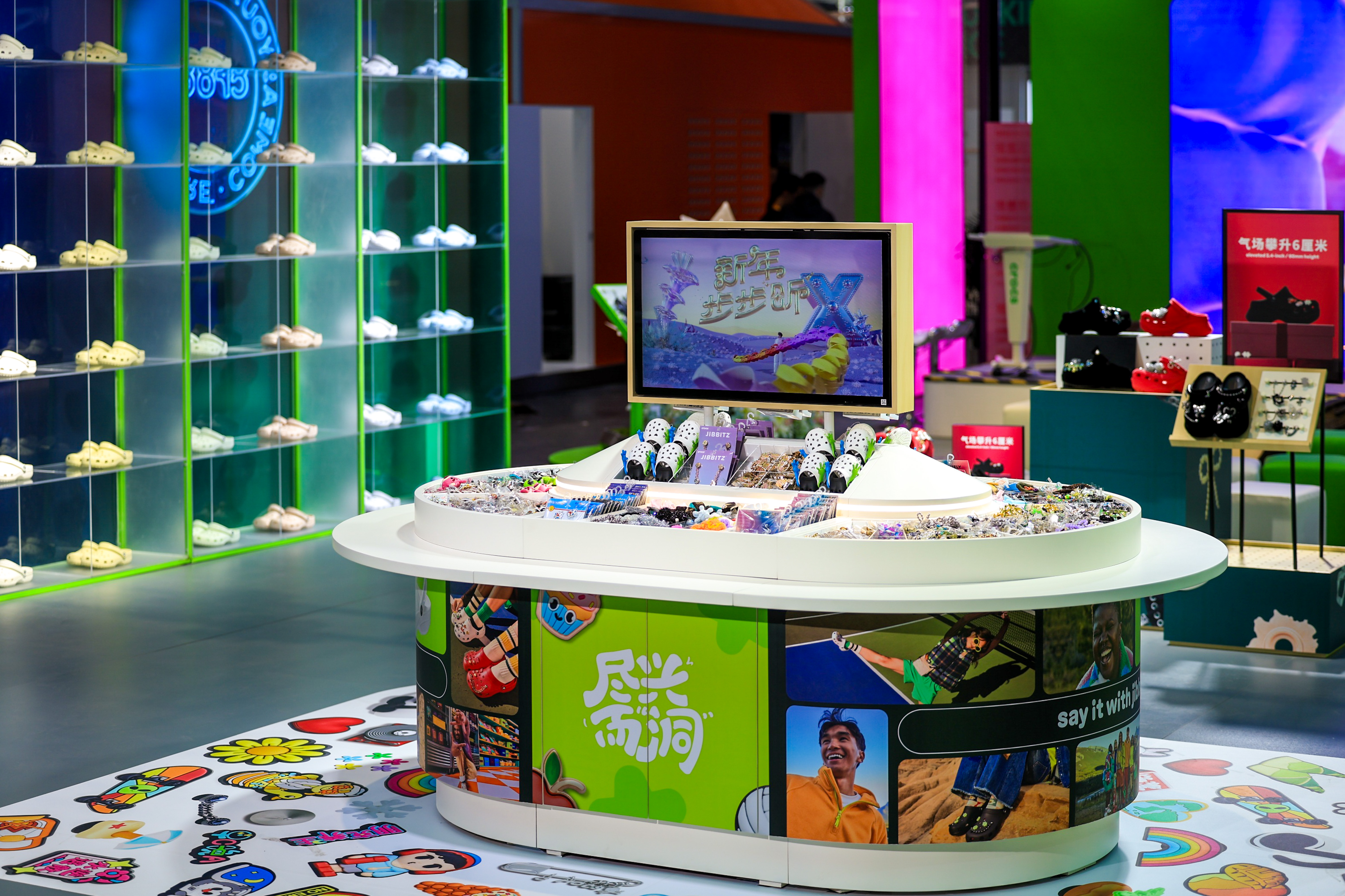 Crocs卡骆驰“洞门玩出花工作坊”